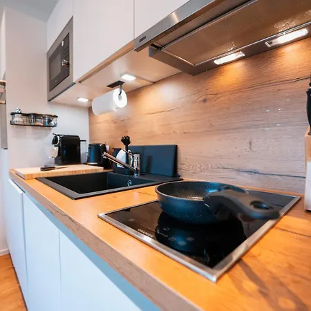 Inviting Flat Near Center & The Mosel River *